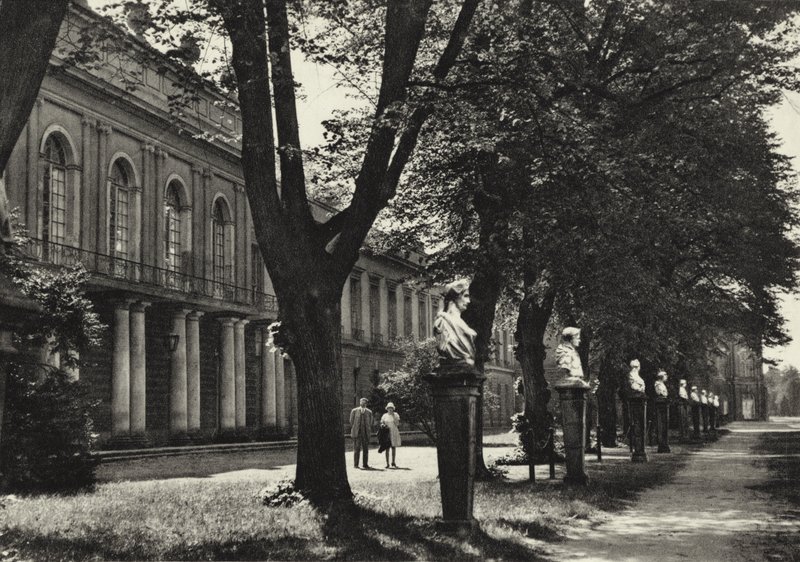 Berlin: Charlottenburg Palace, haveside; Charlottenburg Palace, Garden Front (s/h foto) af Sasha Stone