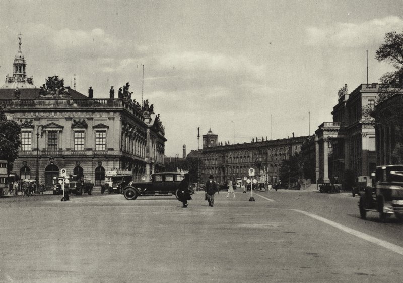 Berlin: Våbenkammer og Kronprinspalads; Arsenal og Kronprinspaladset (s/h foto) af Sasha Stone