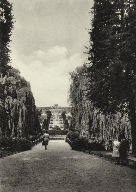 Potsdam, The Terraces of Sanssouci; The Terraces of Sanssouci (s/h foto) af Sasha Stone