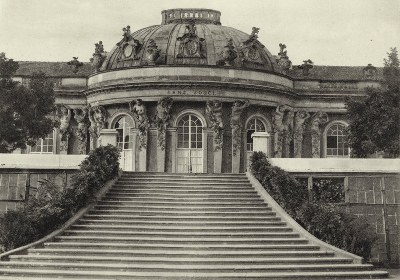 Potsdam, Schloss Sanssouci; Sanssouci Palace (s/h foto) af Sasha Stone