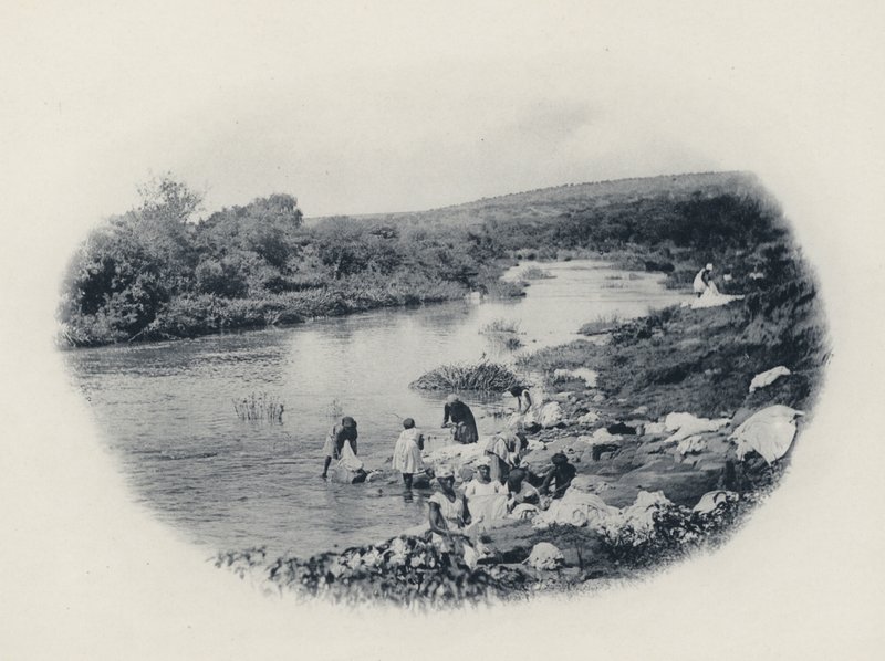 Sådan vaskes tøj i Transvaal (s/h-billede) af South African Photographer