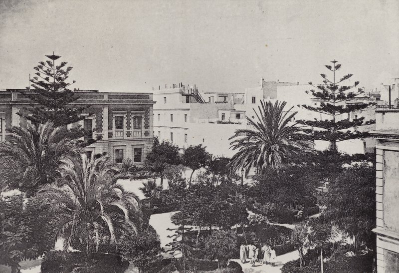 Cadiz: Plaza de la Reina (s/h foto) af Spanish Photographer