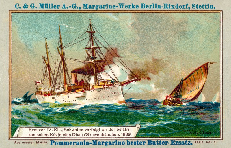 Den tyske krydser Schwalbe følger en slavers dhow ud for den østafrikanske kyst af Willy  Stoewer 
