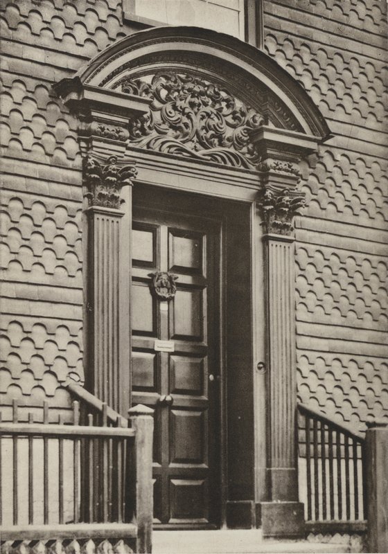 Doorway, Cranbrook, Kent (s/h-billede) af William Galsworthy Davie