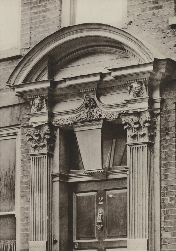 Doorway, Great St Helens, London (s/h-billede) af William Galsworthy Davie