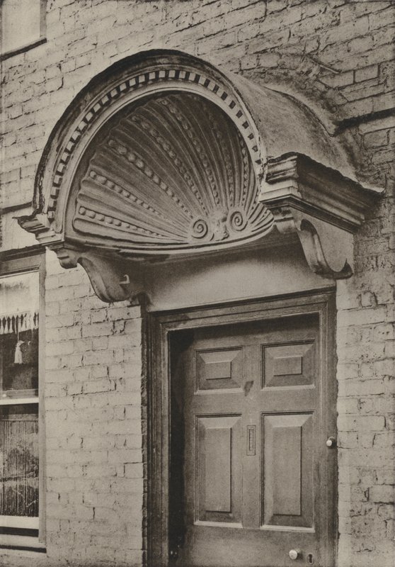 Doorway, Ledbury, Herefordshire (s/h-billede) af William Galsworthy Davie