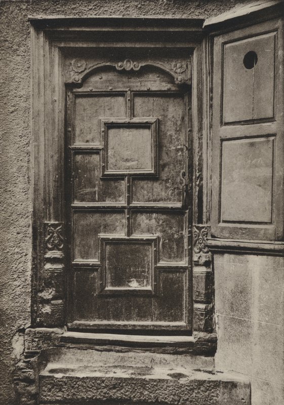 Doorway, Looe Street, Plymouth (s/h-billede) af William Galsworthy Davie