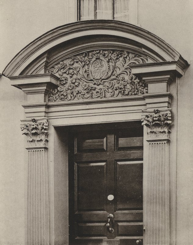 Døråbning, Pudding Lane, Maidstone, Kent (s/h foto) af William Galsworthy Davie