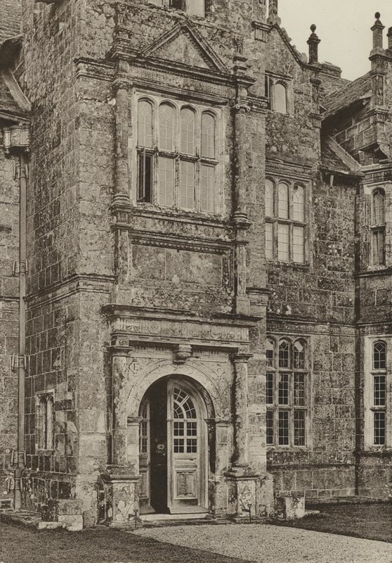 Doorway, The South Doorway, Wakehurst Place, Sussex (s/h-billede) af William Galsworthy Davie