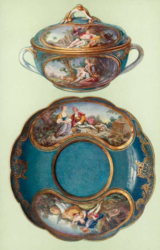 Ecuelle og stativ, Sevres, turkisblå, med paneler efter Boucher (farve litho) af William Gibb