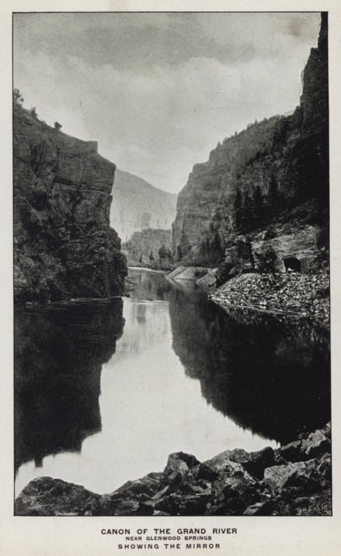 Canyons of Colorado: Canon of the Grand River, nær Glenwood Springs, Showing the Mirror (s/h foto) af William Henry Jackson