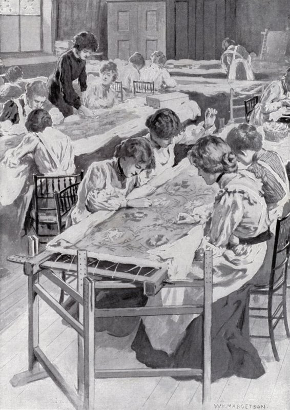 Studerende fra Royal School of Art Needlework broderer kongens kroningskåbe af William Henry Margetson