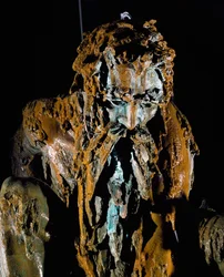 Appennine Colossus, Fri fortolkning af værk af Giambologna (1529-1608) for arkitekt Bernardo Buontalenti (ca 1531-1608) i haven til Villa Demidoff i Toscana, Italien