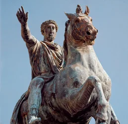 Rytterstatue af den romerske kejser Marcus Aurelius (Caesar Marcus Aurelius Antoninus Augustus) (121-180). Bronzeskulptur. Kopi efter originalen, der opbevares på Kapitolinske Museer i Rom. Kapitolpladsen (Campidoglio), Rom