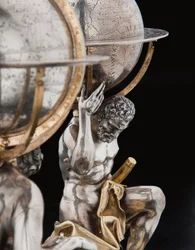 To enestående jord- og himmelkloder, støttet af Hercules og Atlas, Augsburg