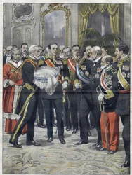 Alfonso XIII (1886-1941), konge af Spanien ved præsentationsceremonien for sin søn Alfonso (1907-1938), greve af Covadonga, prins af Asturien. Tegning af Achille Beltrame. fra 1907.