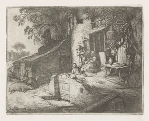 Spindende kvinde foran et hus