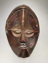 Maske, Ngbaka-kultur, fra Den Demokratiske Republik Congo (træ med pigment)