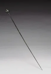 Beklædningsnål, ca. 1400 f.Kr. (støbt og bearbejdet bronze)