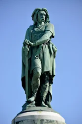 Kolossal statue af Vercingetorix (72-46 f.Kr.), gallisk leder - Skulptur af Millet Aime (1819-1891) 6,60 m høj erige i 1865 på den vestlige del af Mont Auxois (base 7 m høj af Viollet Le Duc) Alise Sainte Reine 1865