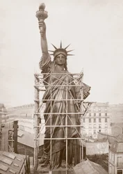 Montering af Frihedsgudinden, Paris 1883