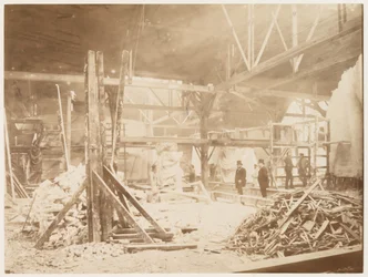 Bartholdis værksted, med modeller af Frihedsgudinden i baggrunden, Paris, 1883