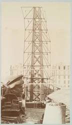 Stillads til samlingen af Frihedsgudinden, hovedet vist til venstre, Paris, 1883