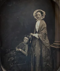 Uden titel En kvinde i hætte og sjal, med sin siddende søn, ca. 1850. Skaber: Albert Sands Southworth, Josiah Johnson Hawes.
