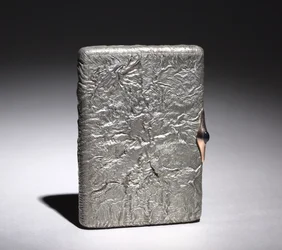 Cigaretæske, efter 1896 (sølv, cabochon safir monteret i guld)