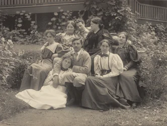 Ma, tante Rosa, Selma, Ag, Emmy, Ralph Bernheim, Hans Wetzler og Minnie Wetzler, Lake George