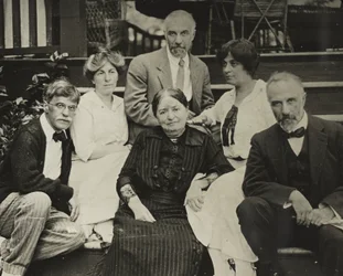 Uden titel (Stieglitz, Agnes, mor Hedwig, Julius, Selma og Lee på Oaklawns trin)