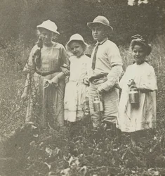 Uden titel Flora, Elizabeth, Howard & Kitty i Lake George-feltet, 190305.
