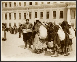 [Fotografier fra studieturen til Rusland brugt til maleriet "The Abolition of Serfdom in Russia" (1914) fra "Epic of the Slavs Cycle, Moscow"].