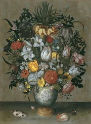 Kinesisk vase med blomster, skaller og insekter