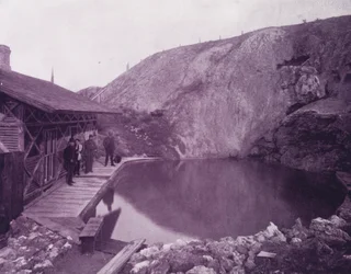 Poolen ved Banff Hot Springs, Britisk Amerika (s/h-billede)