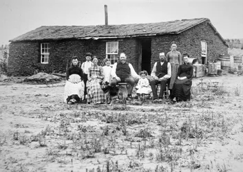 Amerikansk pionerfamilie, ca. 1888 (s/h-foto)
