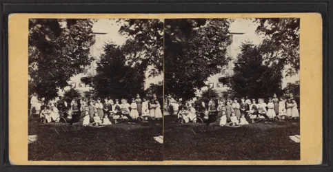 Børn og legeplads, Oneida Community, New York State, ca. 1870 (s/h-billede)