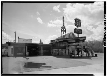 Lindholm Oil Company Service Station, Cloquet, Minnesota (s/h-billede)