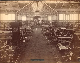 Maskinhallen set fra den nordlige ende, den internationale hundredårsudstilling i Philadelphia, 1876
