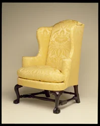 Hvilestol, ca. 1750-70 (mahogni, ahorn, kirsebær og gul silke)