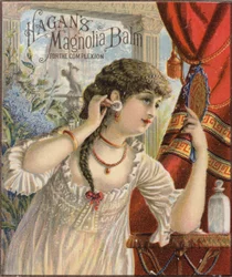 Dame påfører hudcreme