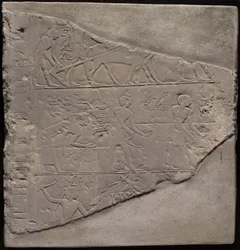 Fragment af en stele, der viser pløjning, høst og fåreavl