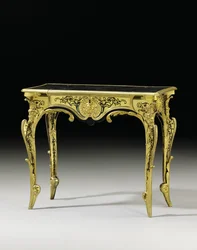 Louis XIV bureau plat, ca. 1700 (ormolu, skildpaddeskal, ibenholt, messing & blåplettet horn)