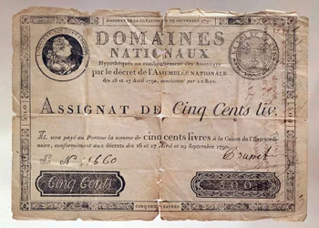 Papirpenge udstedt under Den Franske Revolution: en assignat på 500 livre fra 1790. Privatsamling