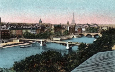 Paris: panorama af Seinen med Eiffeltårnet i baggrunden. Fotografi af 1920 i "" Kunstnerisk Album"" af byen Paris. Privat samling.
