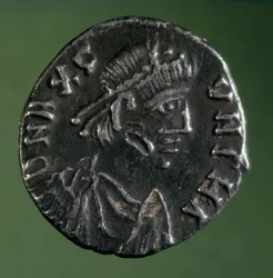 Sølvfornægter med afbildet af vandalernes konge Gunthamund (484-496).