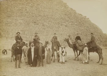 Familie af turister i Giza, Egypten