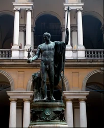 Napoleon Bonaparte (1769-1821) fremstillet som Mars Fredsbringeren. Bronzeskulptur af Antonio Canova (1757-1822), 1809. H. 325 x 125 cm. Gården ved Palazzo Brera, Milano
