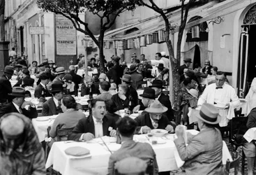 Udendørs trattoria i Rom, ca. 1927 (glasplade)