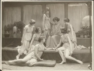 [Isadora Duncan og gruppen].